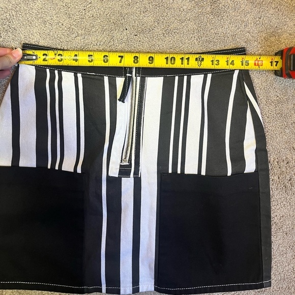 Urban Outfitters  BDG Black and White Striped Denim Mini Skirt Size Medium NWT - Picture 6 of 10